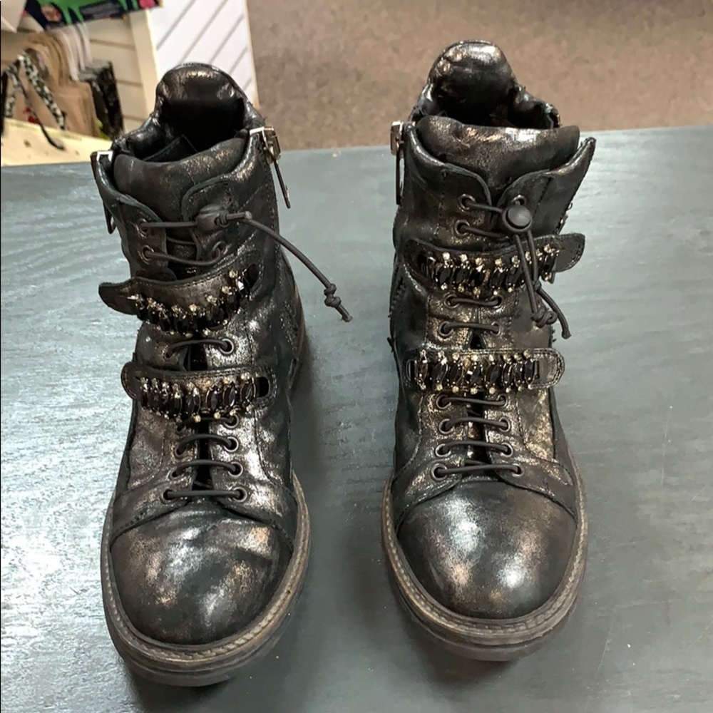 275 central black 3974 boots